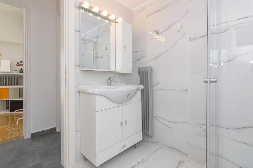 דירות אתונה Sunlit 2Br Oasis In Metaxourghio 3Min From Metro מראה חיצוני תמונה